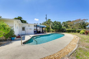 Charming Bradenton Home with Yard - Walk to Beach!